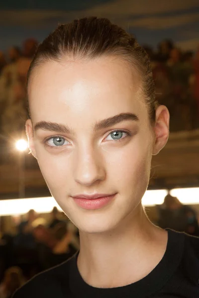 Look 12